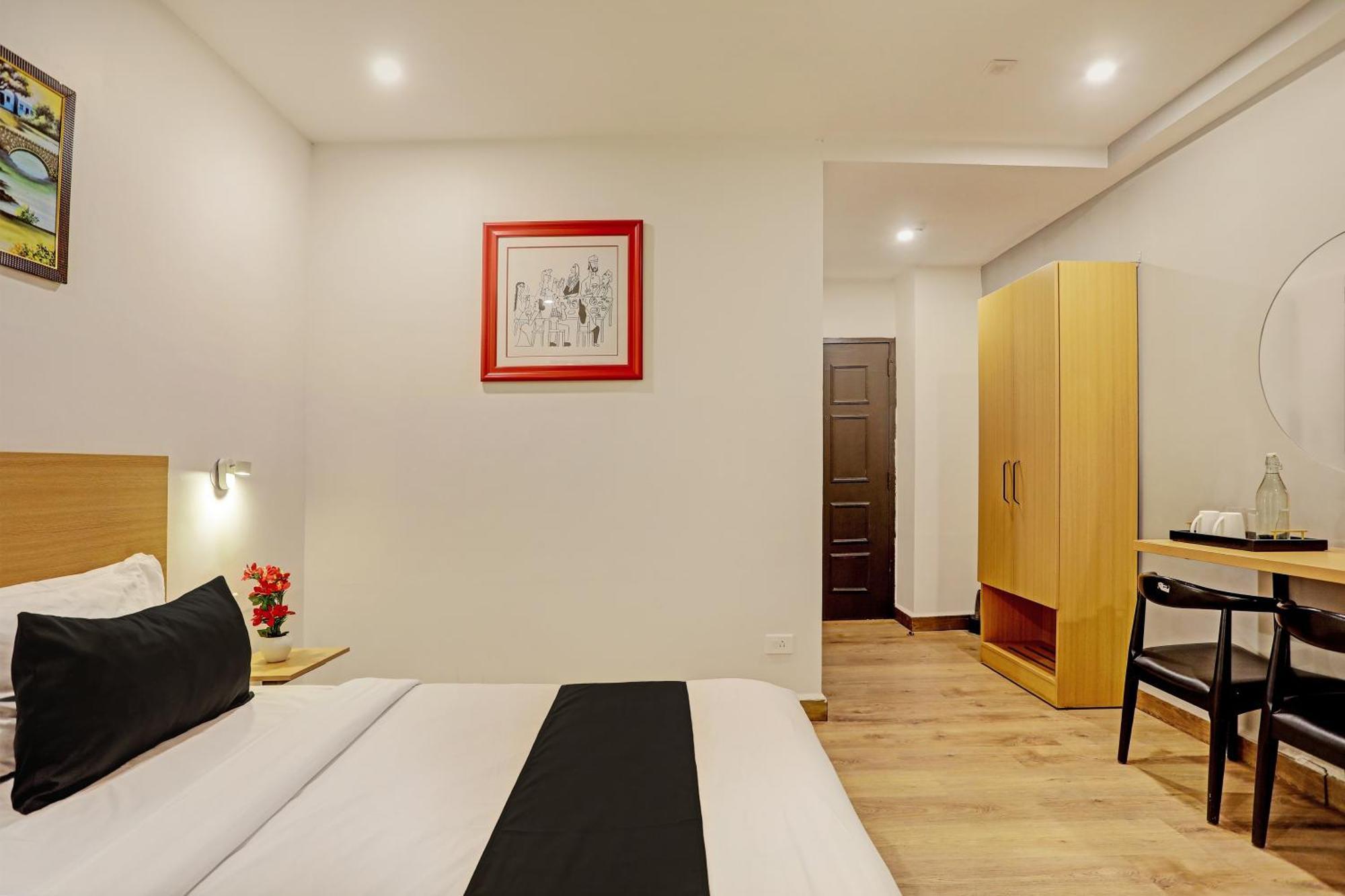 Super Townhouse Swain Heritage Bhubaneswar Exterior photo