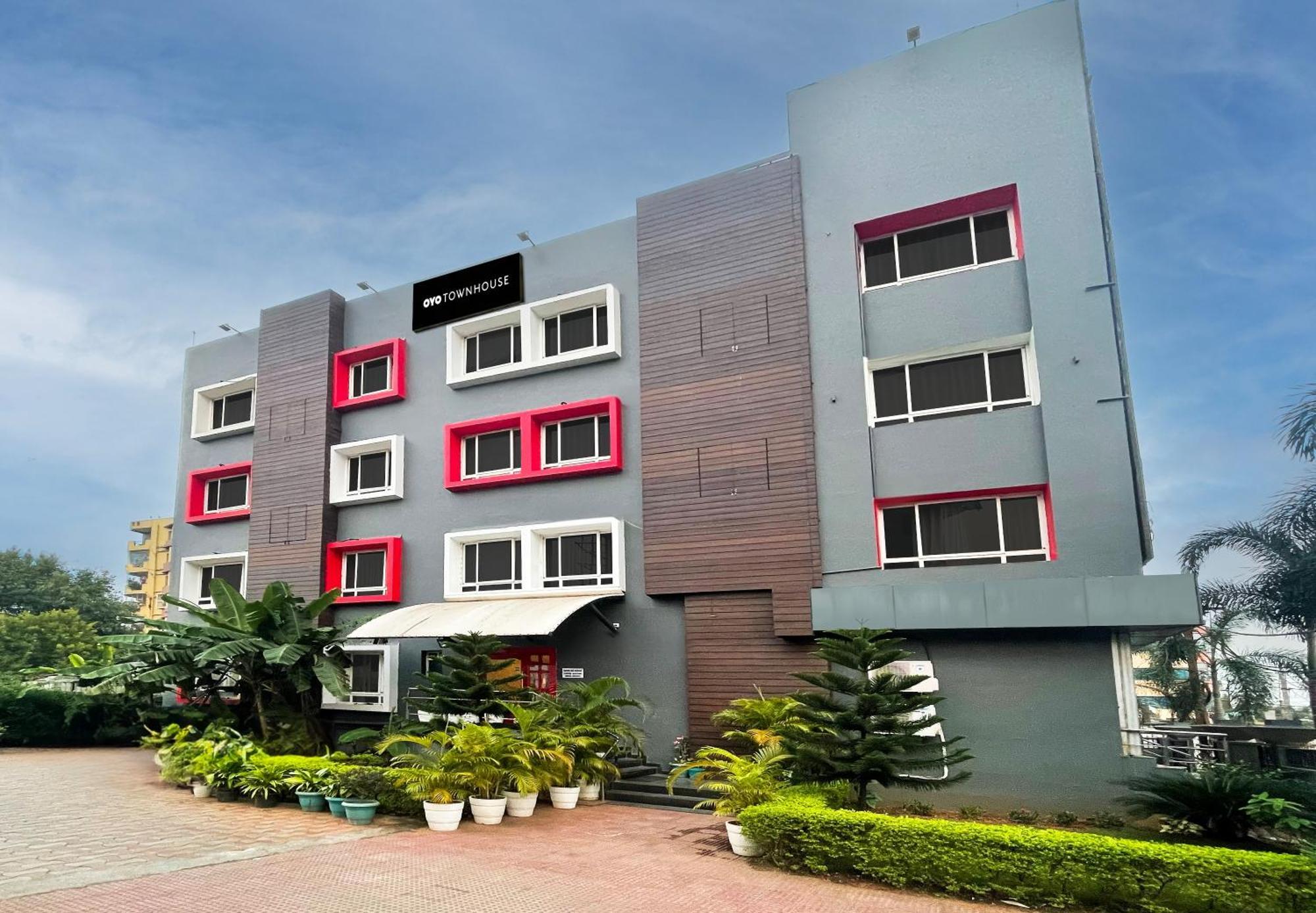 Super Townhouse Swain Heritage Bhubaneswar Exterior photo