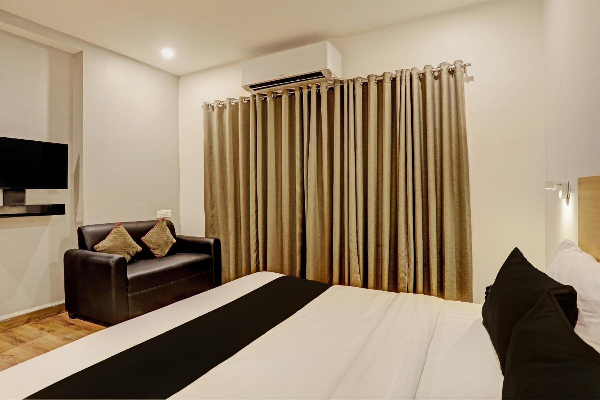 Super Townhouse Swain Heritage Bhubaneswar Exterior photo