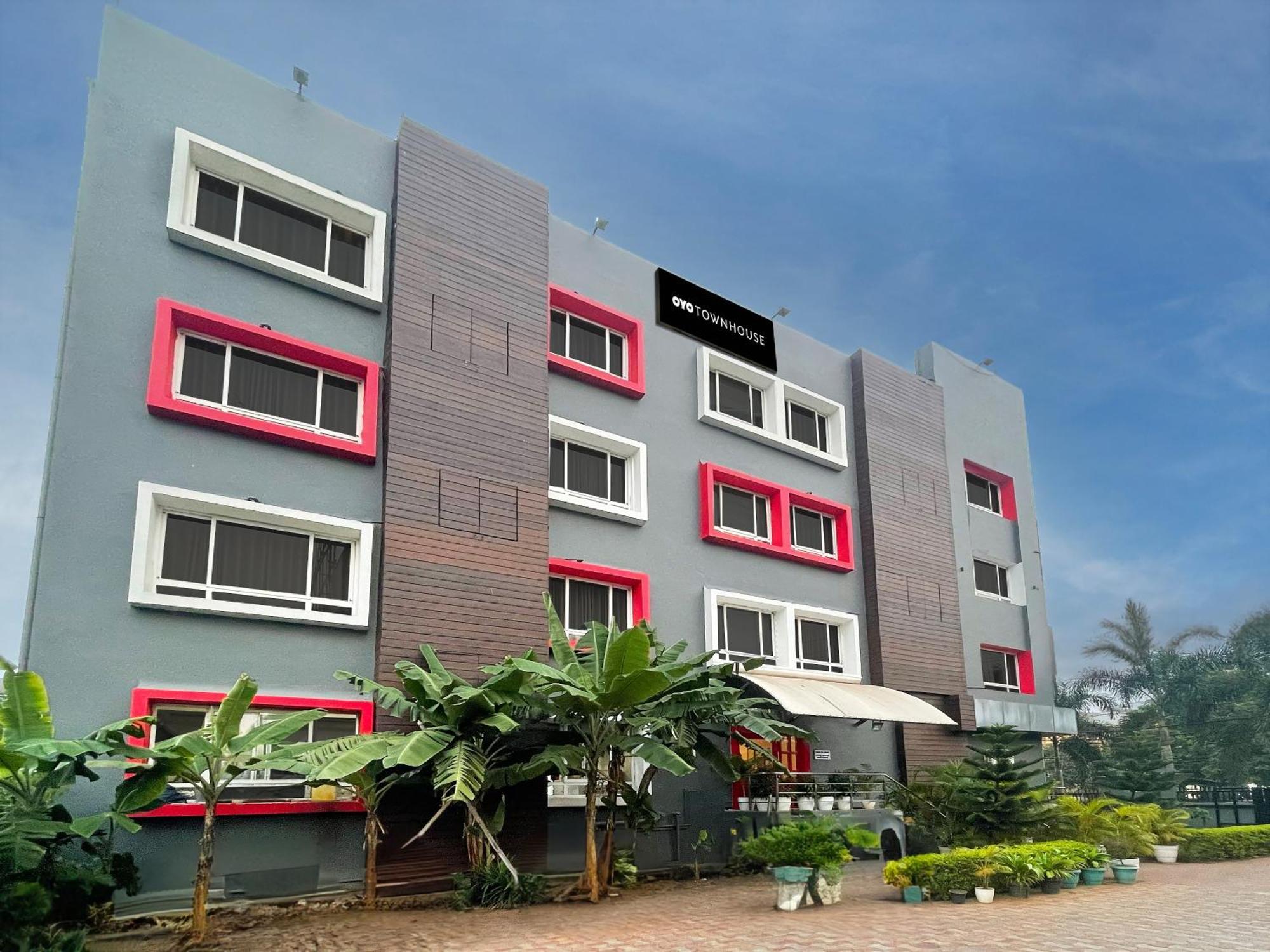 Super Townhouse Swain Heritage Bhubaneswar Exterior photo