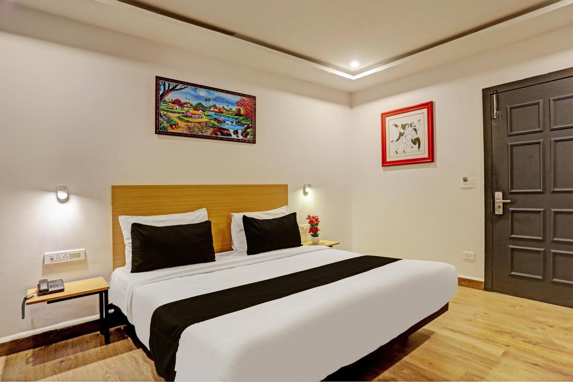 Super Townhouse Swain Heritage Bhubaneswar Exterior photo